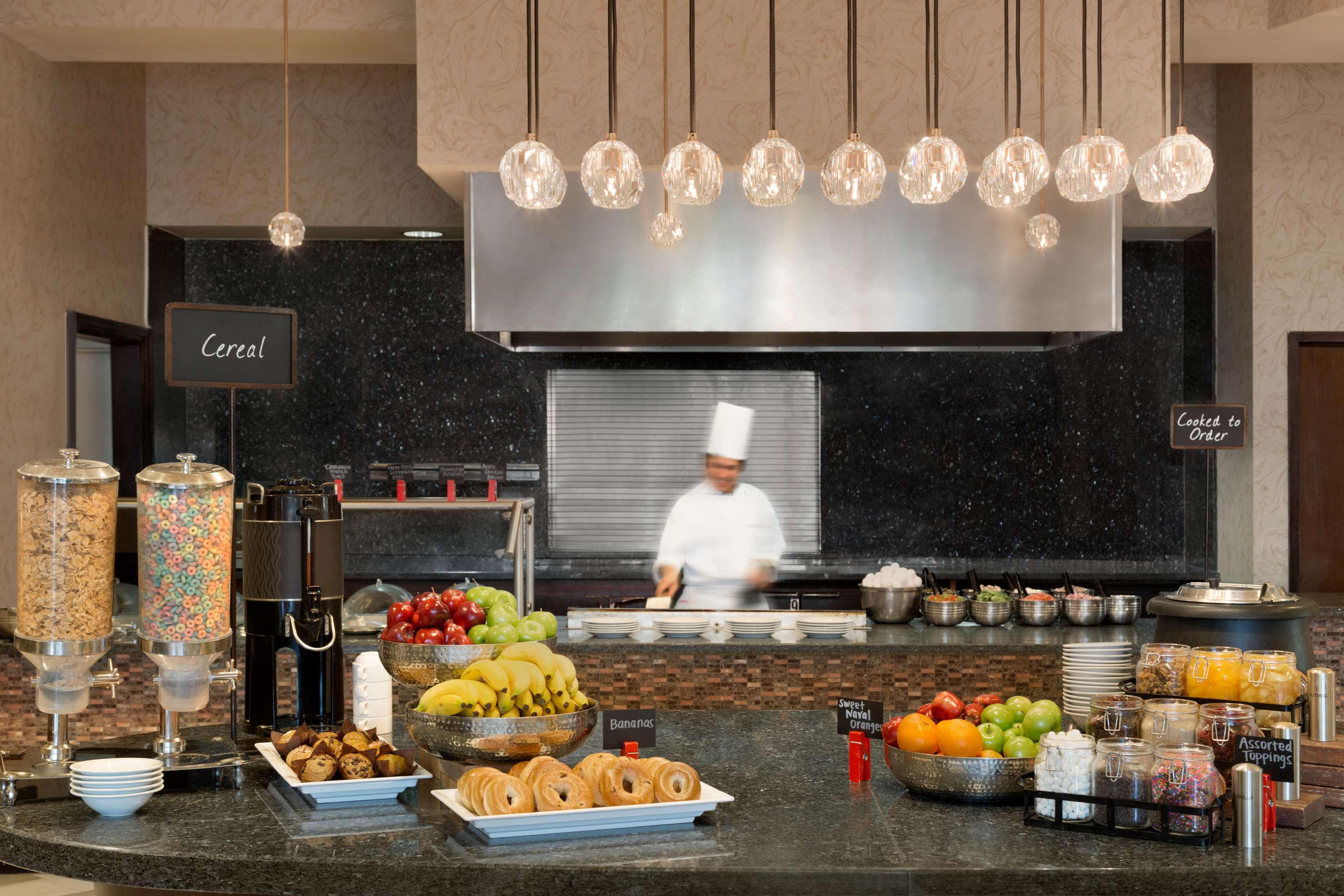Hotel Embassy Angeles 4*
