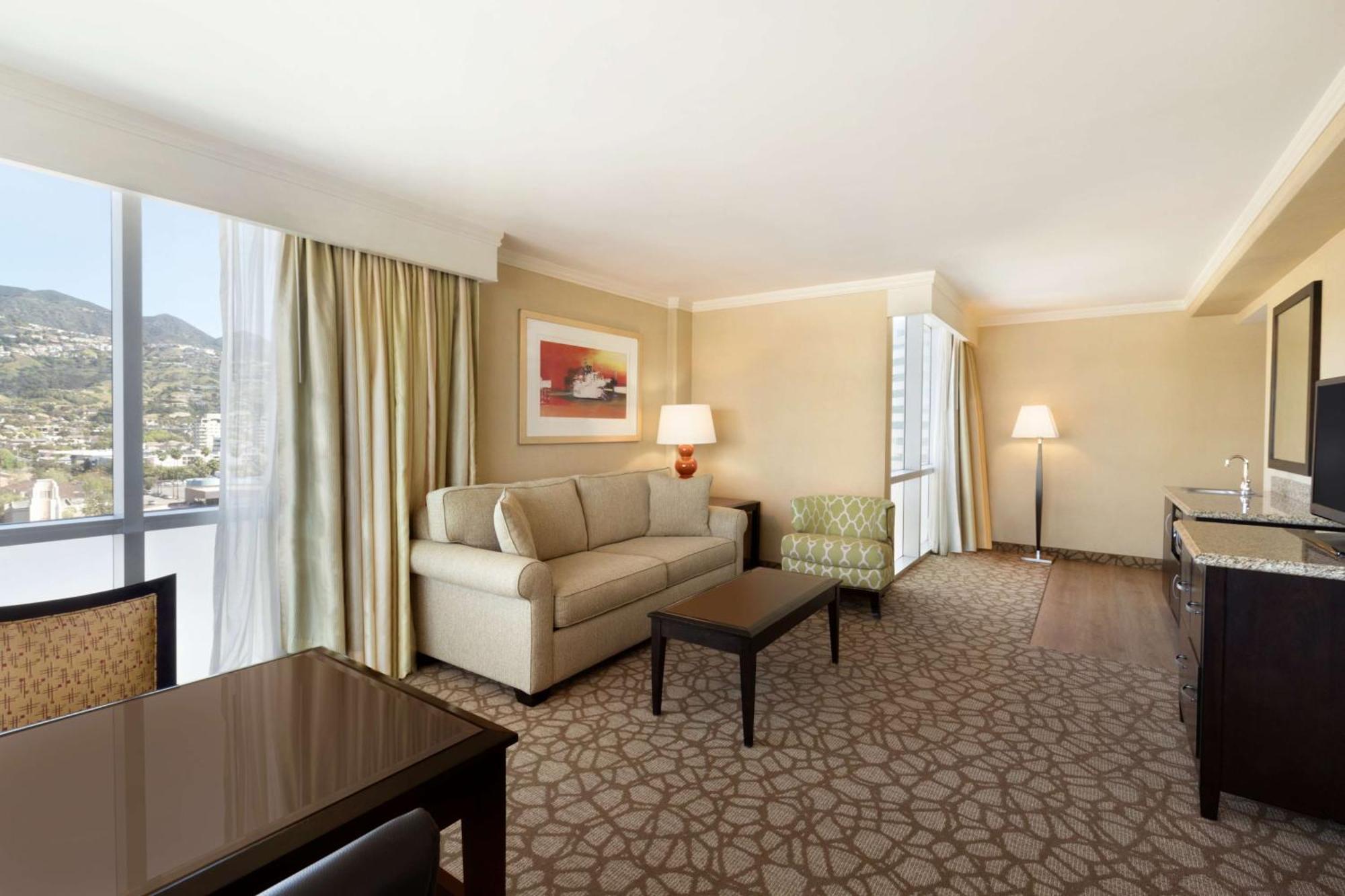 Embassy Angeles Hotel
