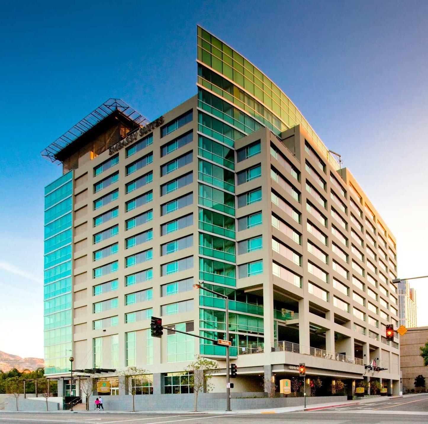 Embassy Angeles Hotel 4*