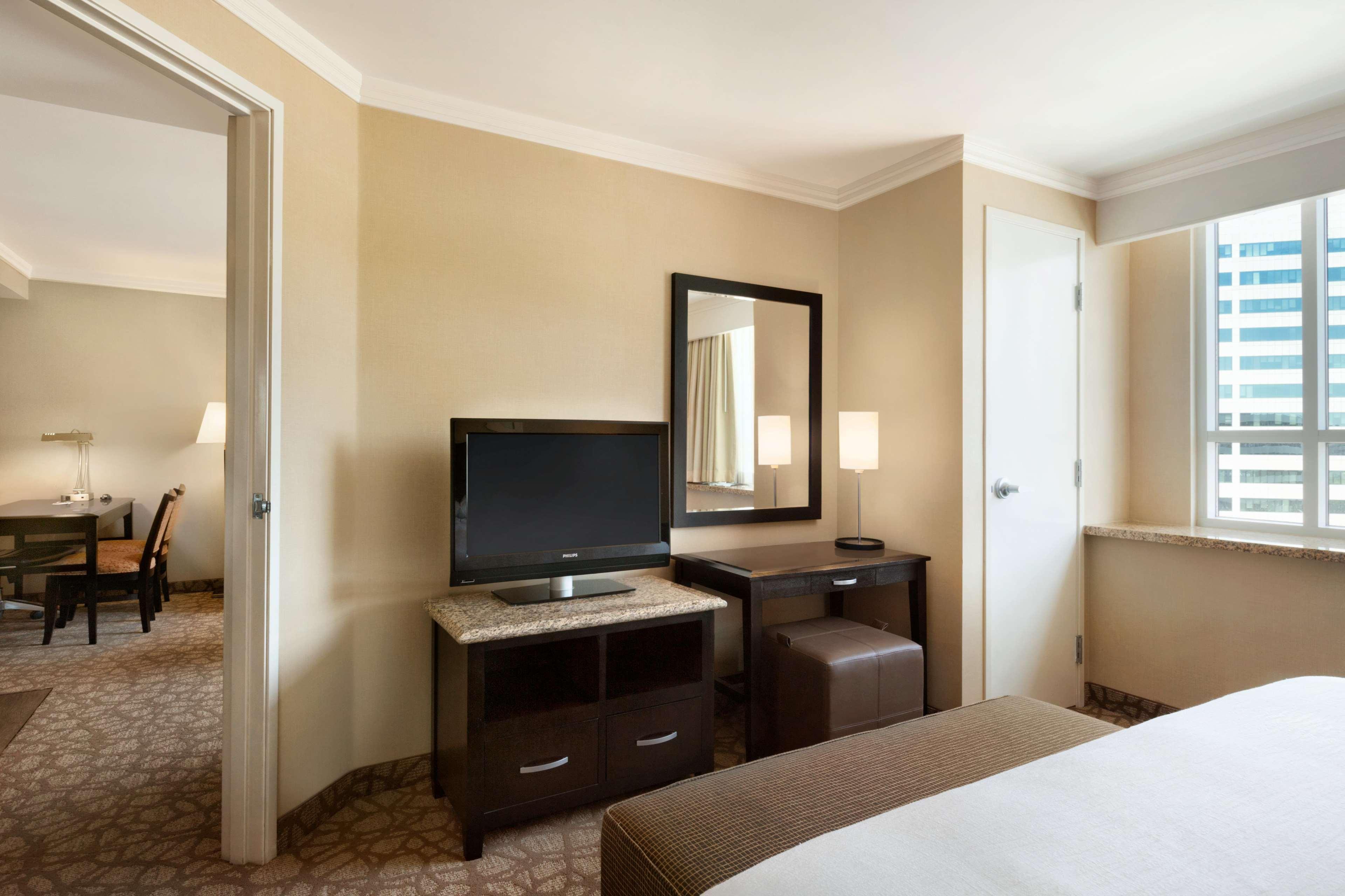 Embassy Angeles 4*